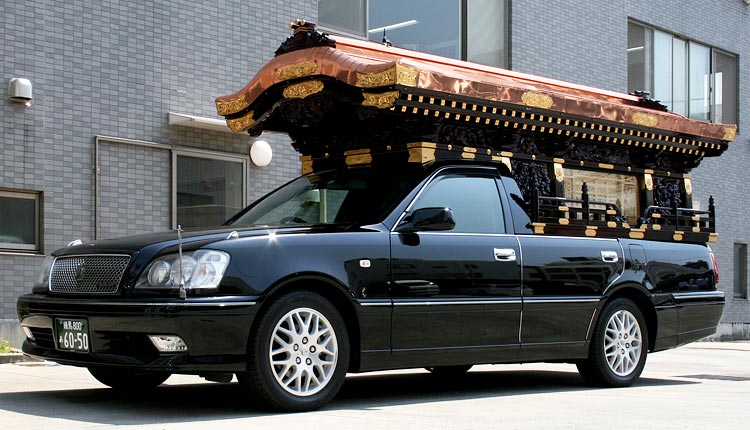 宮型霊柩車 霊柩車とは 鈴木葬儀社（だいすず）